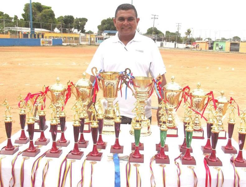 Softbol  Liga De Softbol Felipe Yanez